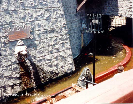 [boat and lion fountains]